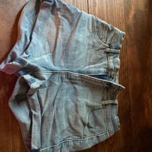 Garage light wash shorts